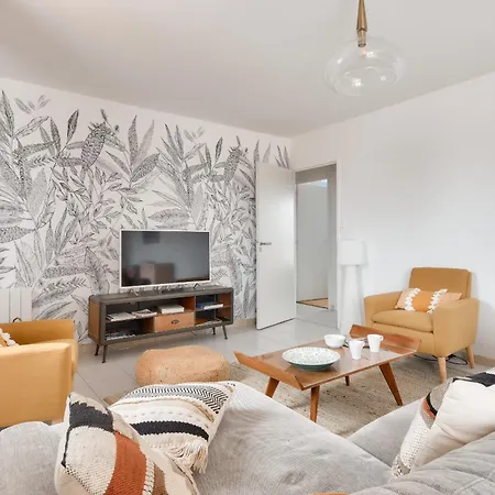 Pour 6 Adultes Et 2 Enfants Avec Terrasse