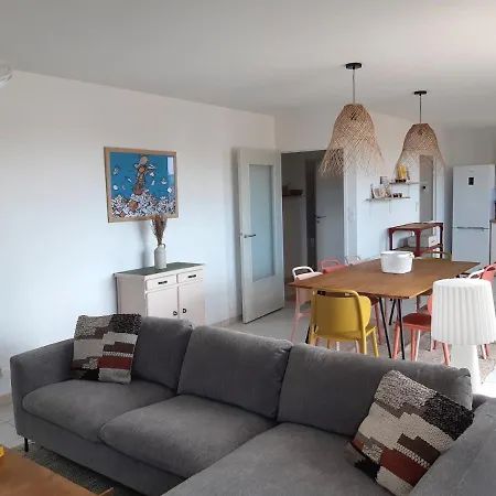 Pour 6 Adultes Et 2 Enfants Avec Terrasse Appartamento *