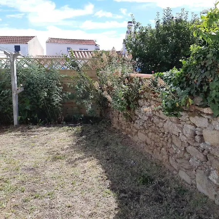 Pour 6 Adultes Et 2 Enfants Avec Terrasse *