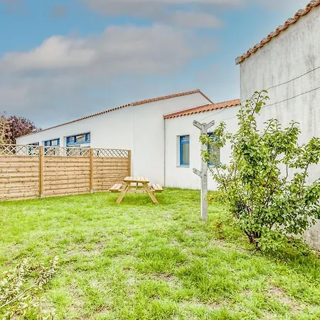 Pour 6 Adultes Et 2 Enfants Avec Terrasse