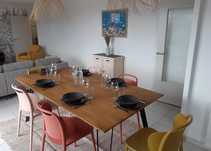 Pour 6 Adultes Et 2 Enfants Avec Terrasse