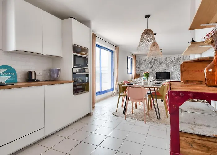 Pour 6 Adultes Et 2 Enfants Avec Terrasse *