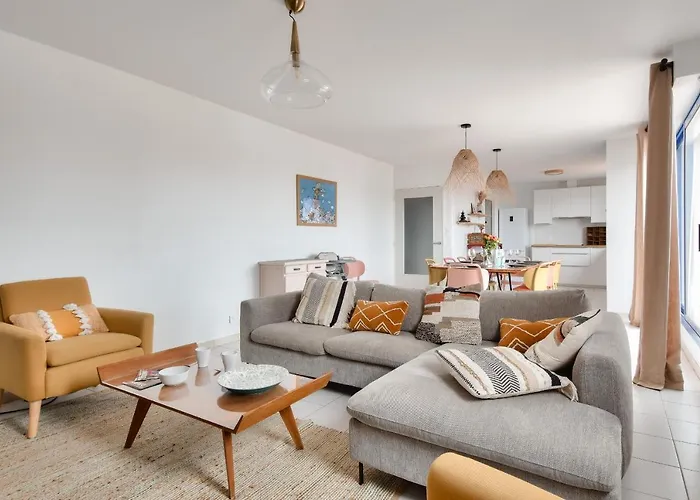 Pour 6 Adultes Et 2 Enfants Avec Terrasse