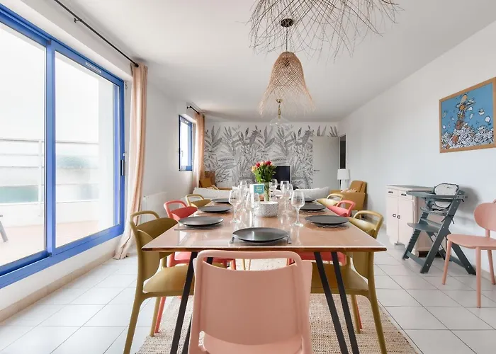 Pour 6 Adultes Et 2 Enfants Avec Terrasse *